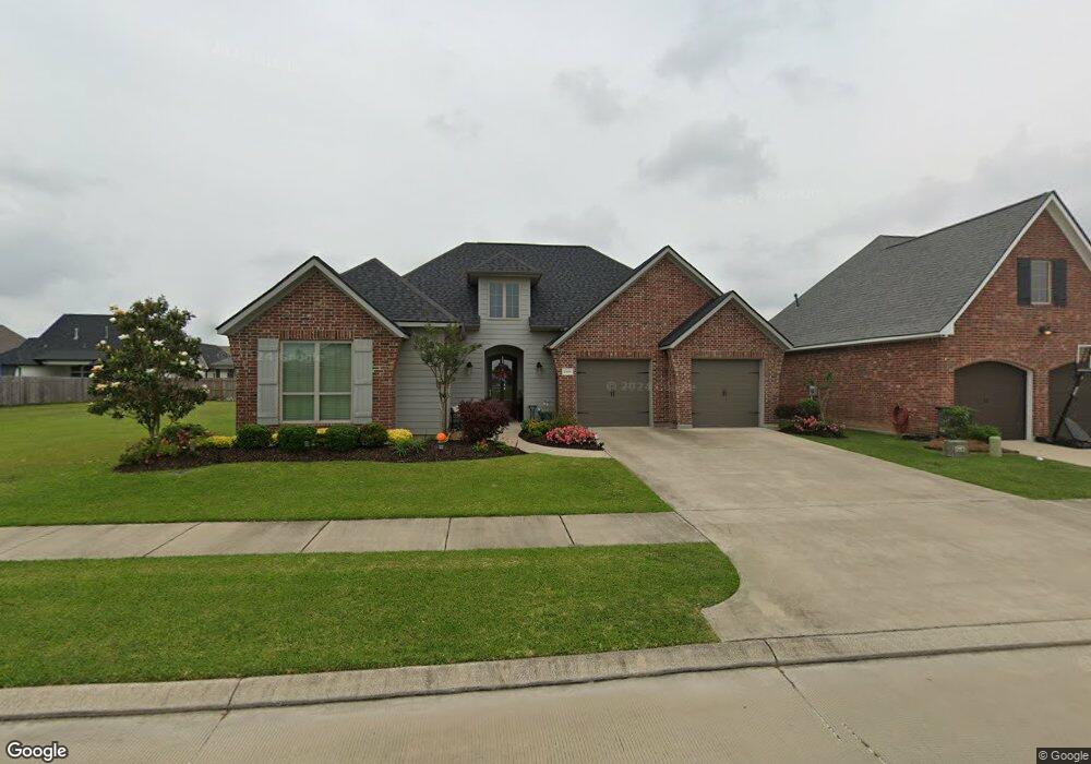 2504 S Crest Dr, Lake Charles, LA 70605 - photo 1