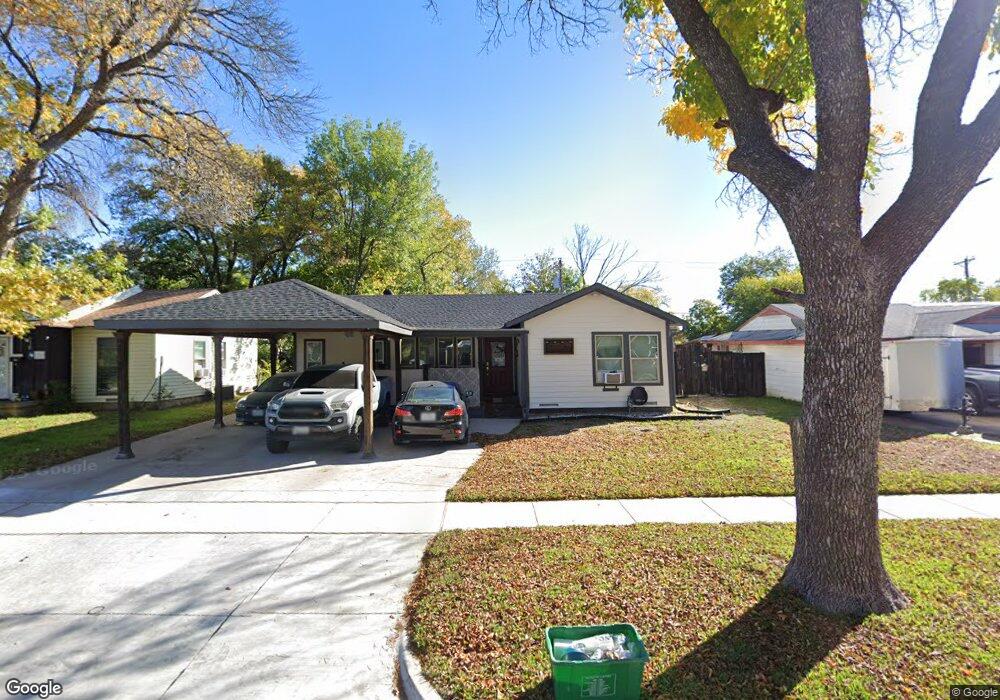 1105 SW 5th St, Grand Prairie, TX 75051 - photo 1