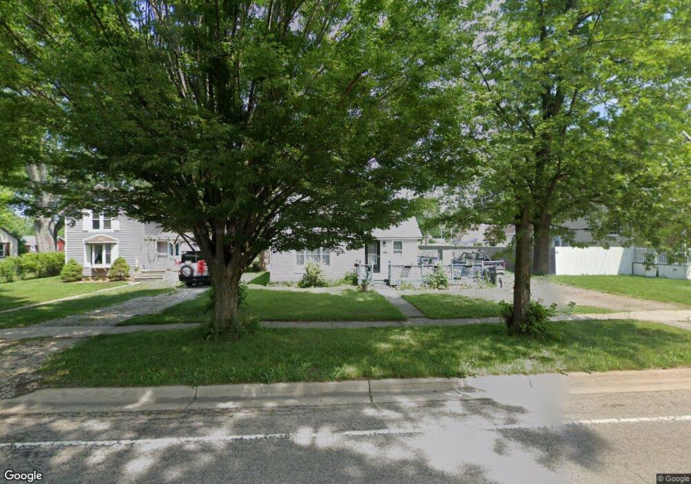 504 N Elm St, Three Oaks, MI 49128 - photo 1