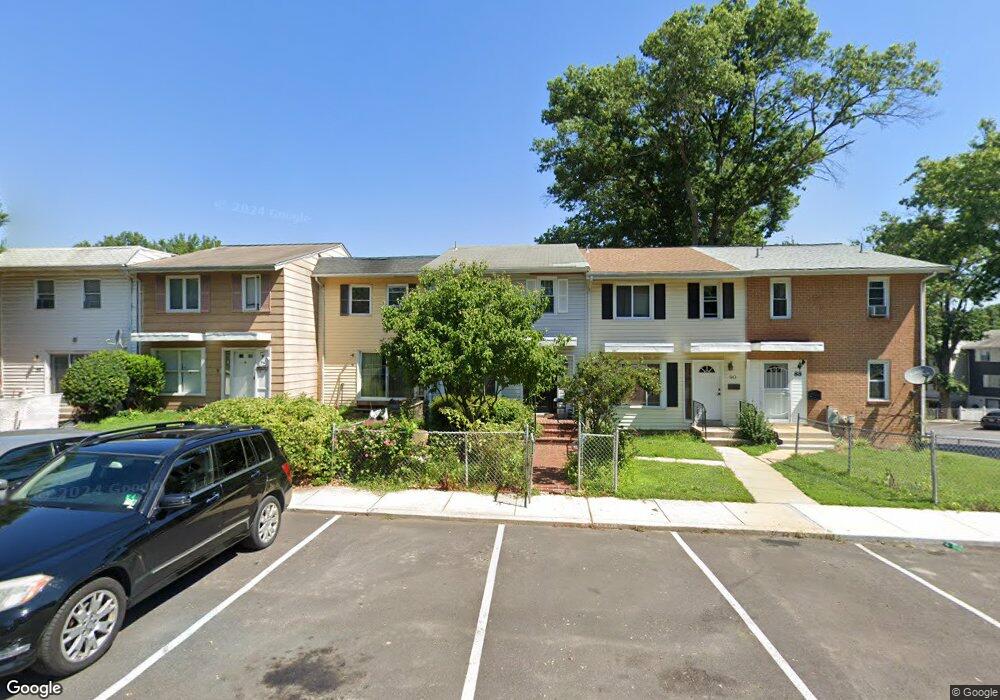 92 Daimler Dr, Capitol Heights, MD 20743 - photo 1