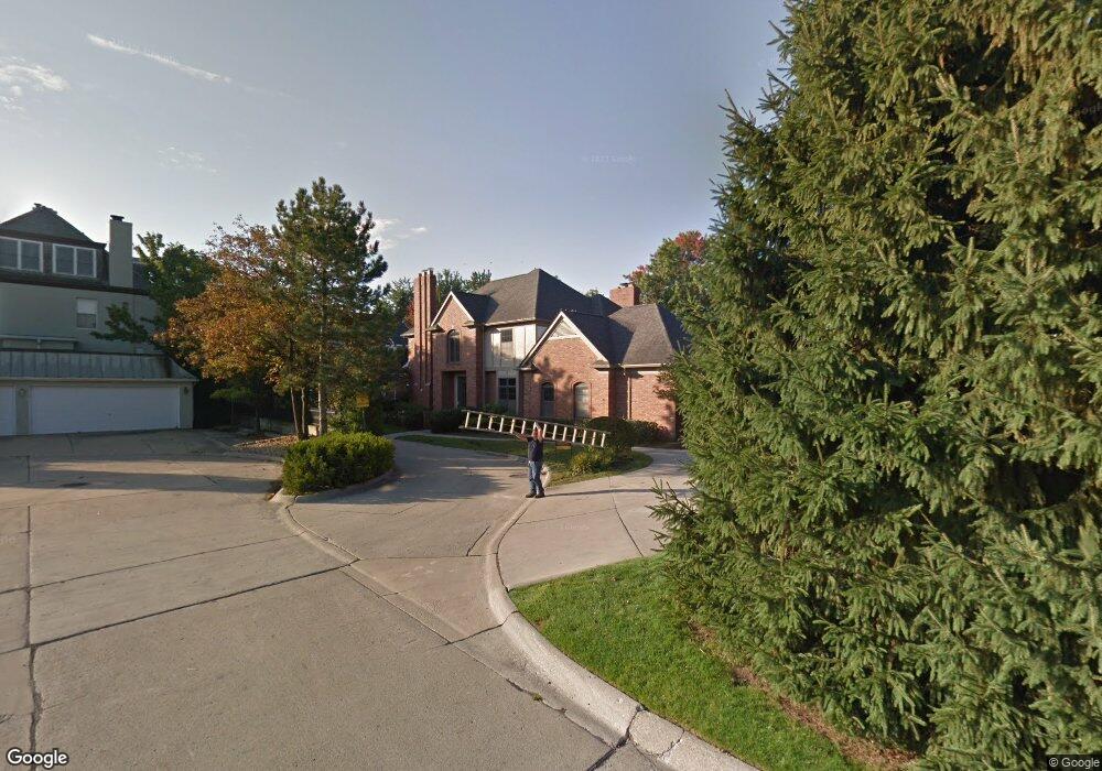 9 Lakeside Ct, Grosse Pointe, MI 48230 - photo 1