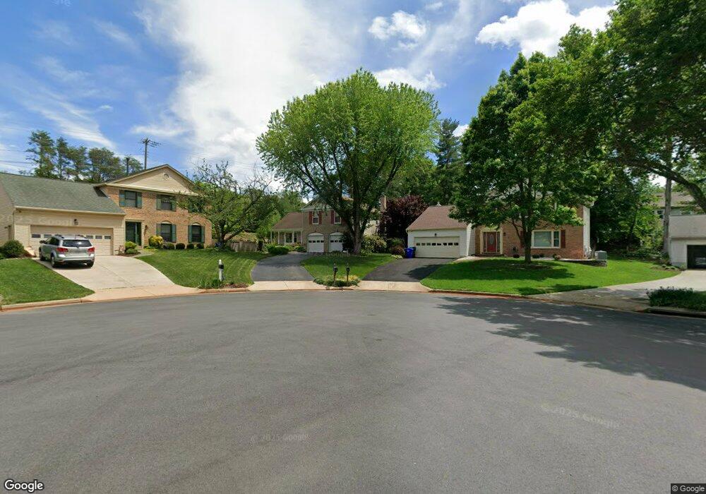 7019 Maple Tree Ln, Springfield, VA 22152 - photo 1