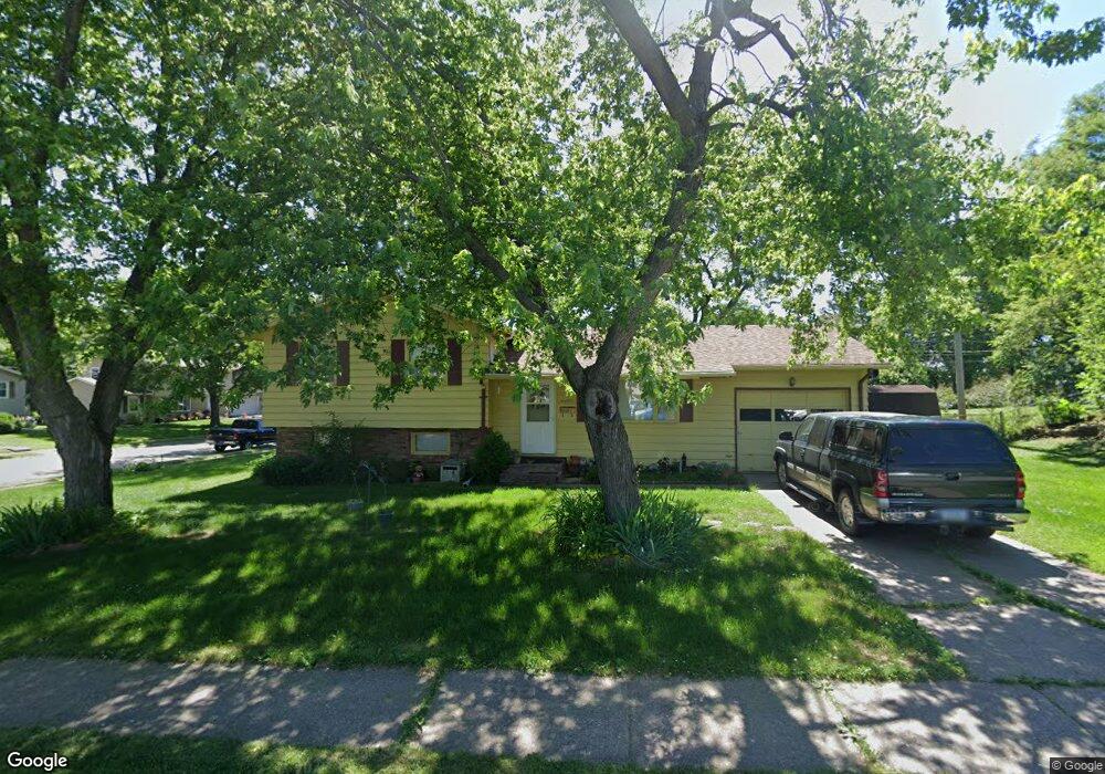 4421 N Ripley St, Davenport, IA 52806 - photo 1