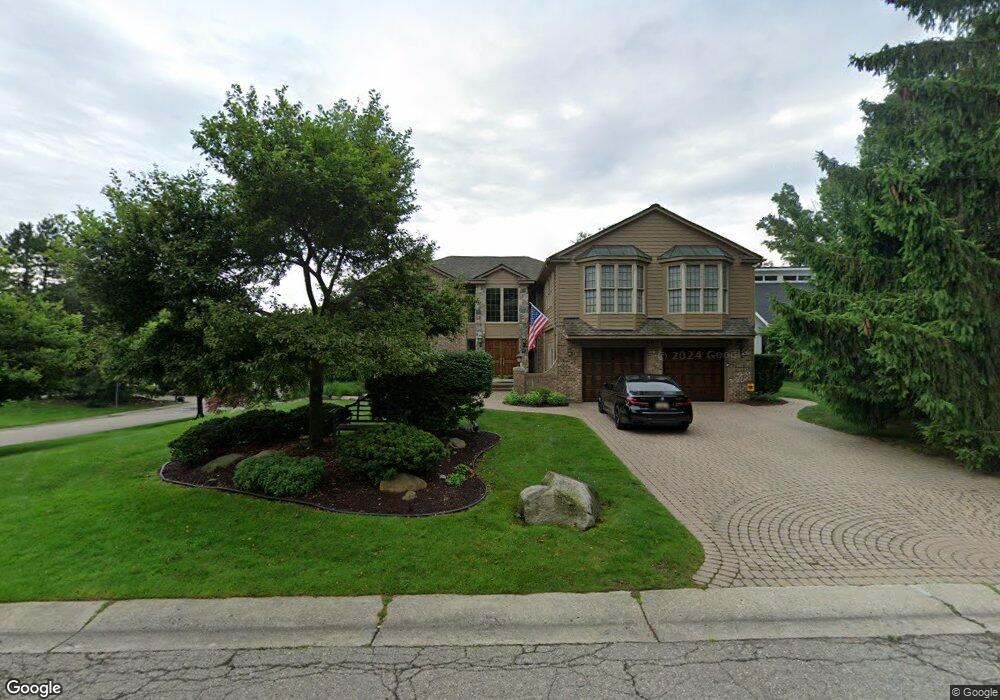 4546 Rolling Pine Ct, West Bloomfield, MI 48323 - photo 1