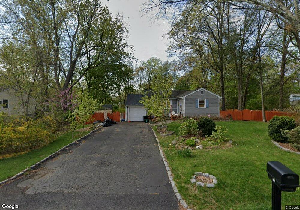 673 Sharon Ln, Yorktown Heights, NY 10598 - photo 1