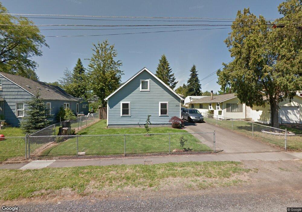 311 W Sheridan St, Newberg, OR 97132 - photo 1