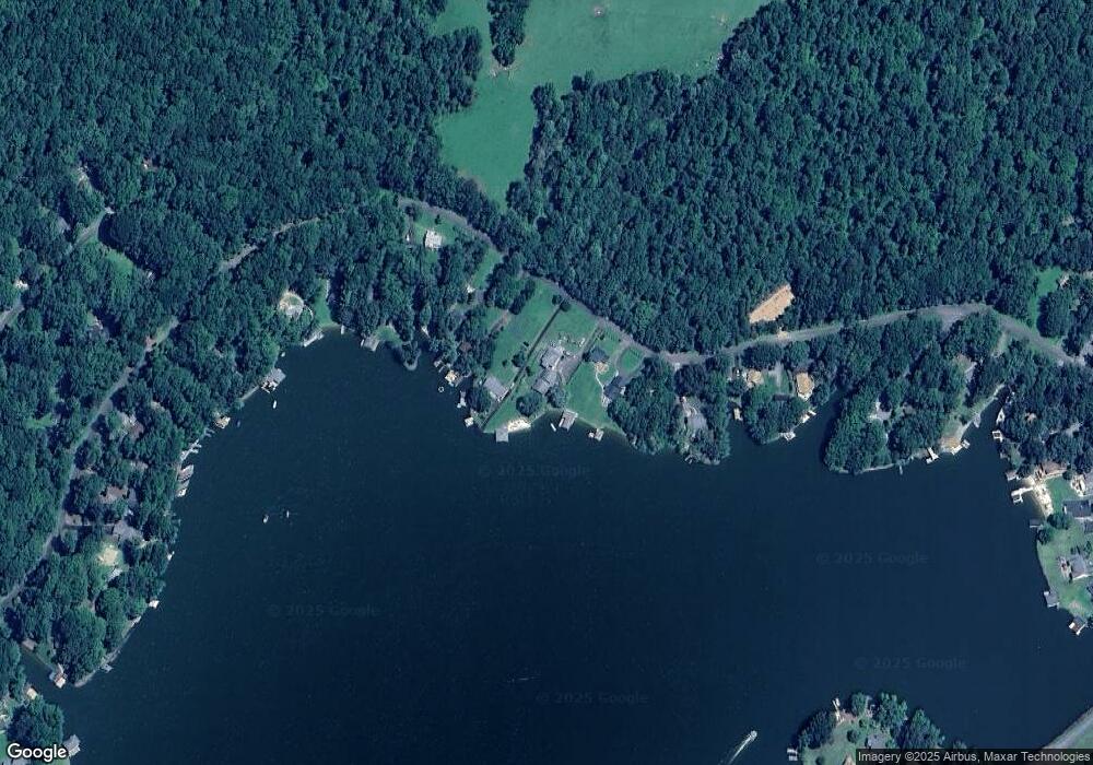 321 N Lakeshore Dr, Louisa, VA 23093 - photo 1