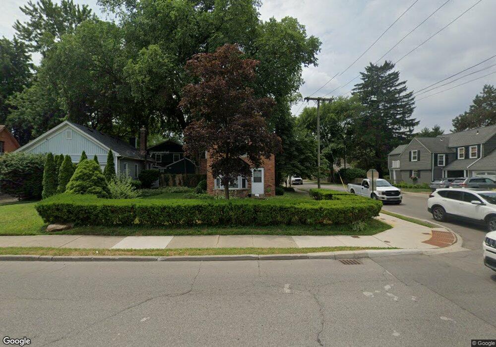 235 Moross Rd, Grosse Pointe Farms, MI 48236 - photo 1