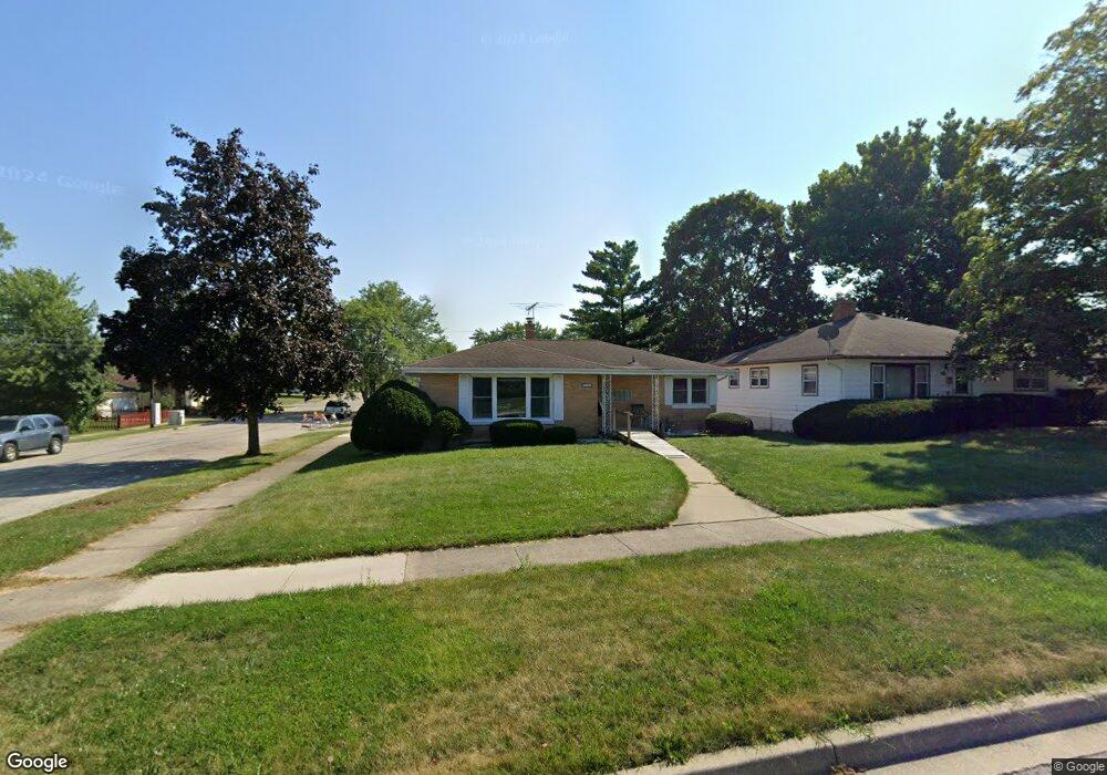 2229 9th Pkwy, Waukegan, IL 60085 - photo 1