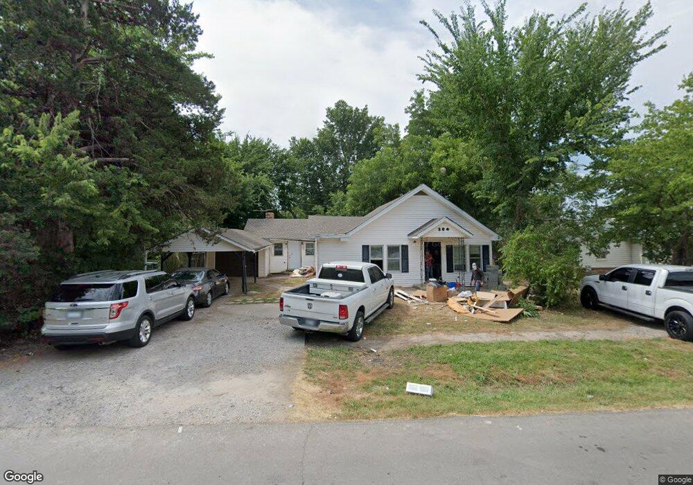 204 Pine Ave, Skiatook, OK 74070 - photo 1