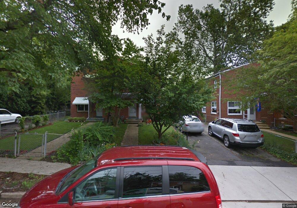 119 E Taylor Run Pkwy, Alexandria, VA 22314 - photo 1