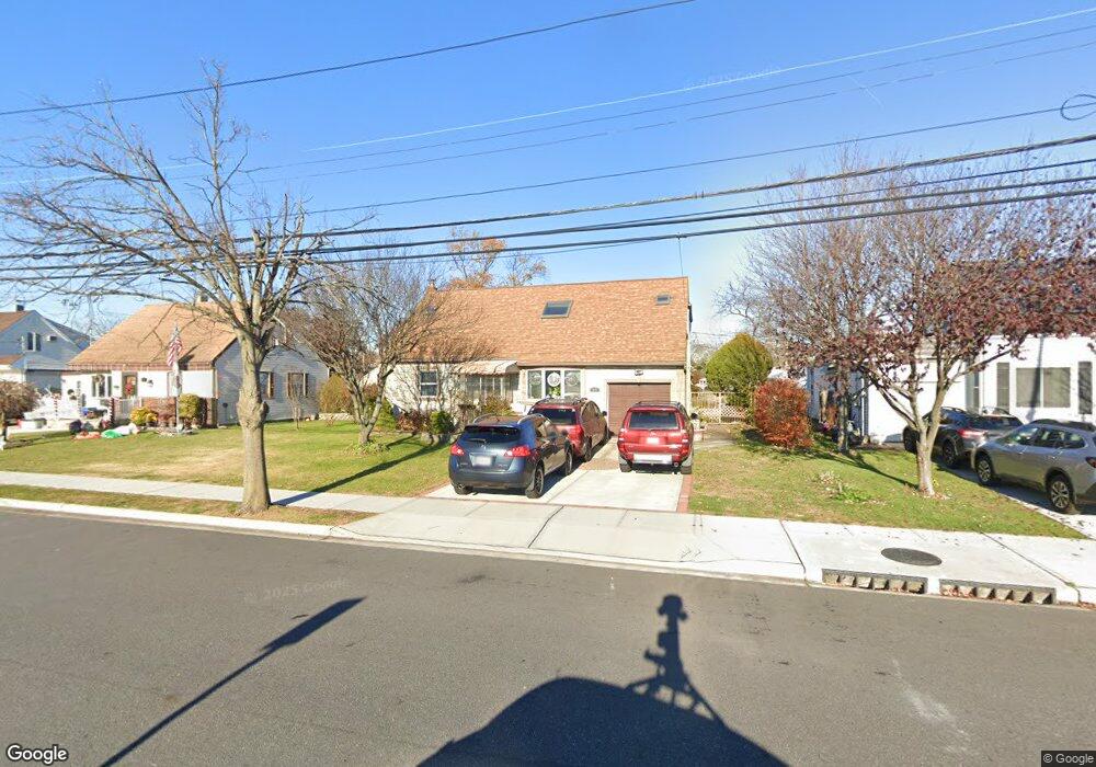 89 Jedwood Place, Valley Stream, NY 11581 - photo 1