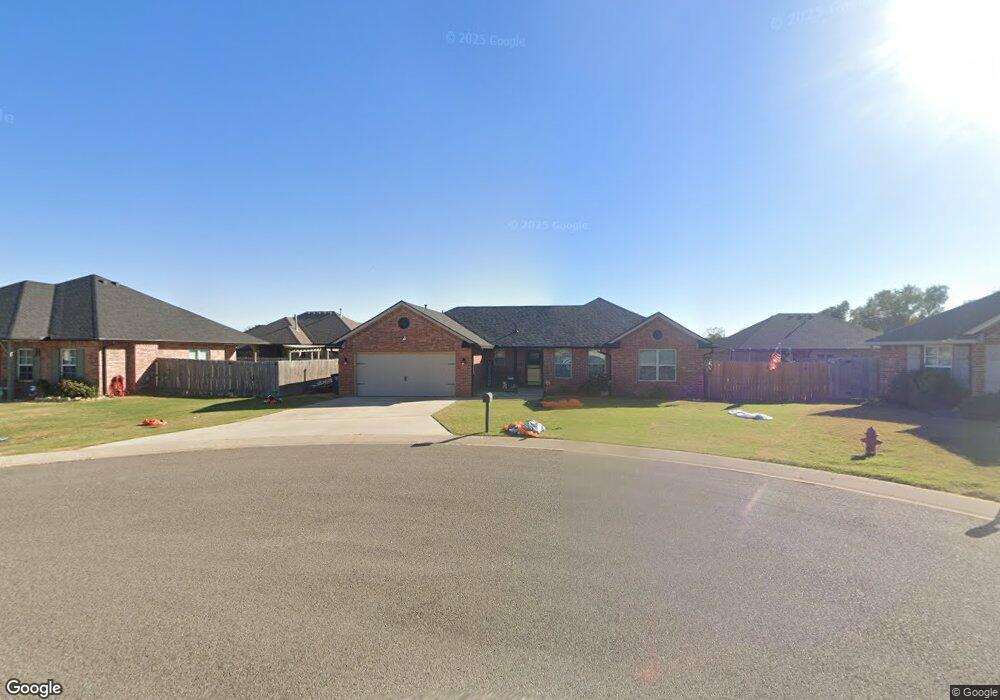 1955 Green Cedar Ct, Shawnee, OK 74804 - photo 1