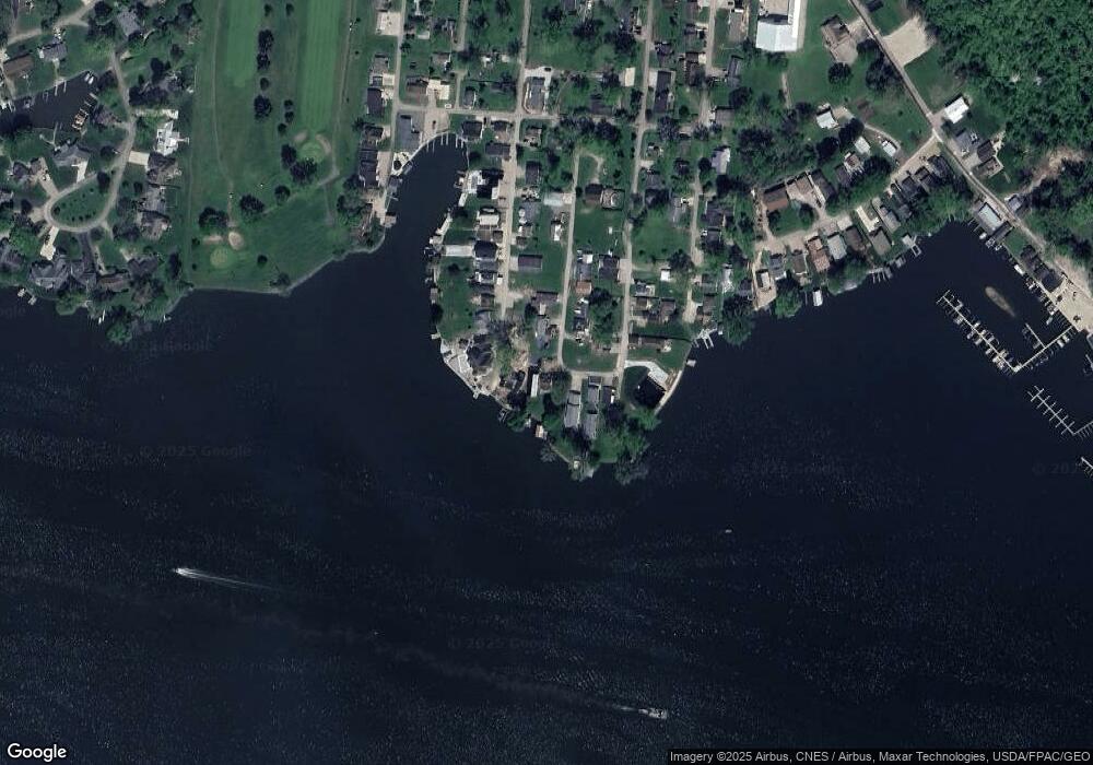 712 Lancaster Ave, Thornville, OH 43076 - photo 1