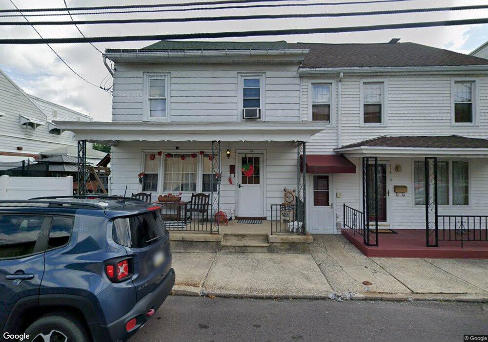 211 S 3rd St, Saint Clair, PA 17970 - photo 1