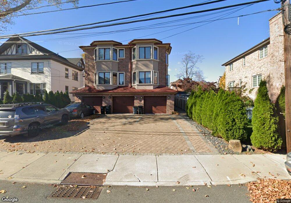 807C Edgewood Ln, Fort Lee, NJ 07024 - photo 1