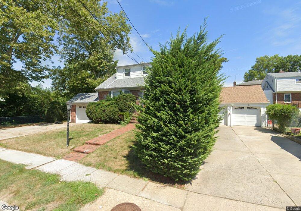 486 Maxwell St, West Hempstead, NY 11552 - photo 1