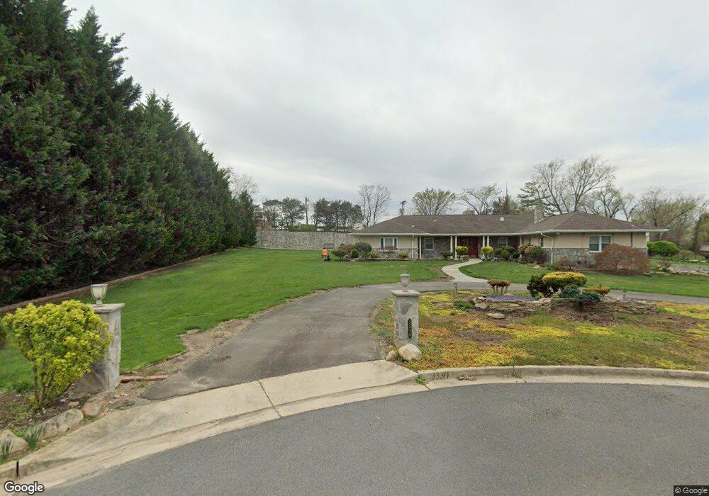 3332 Pensa Dr, Falls Church, VA 22041 - photo 1