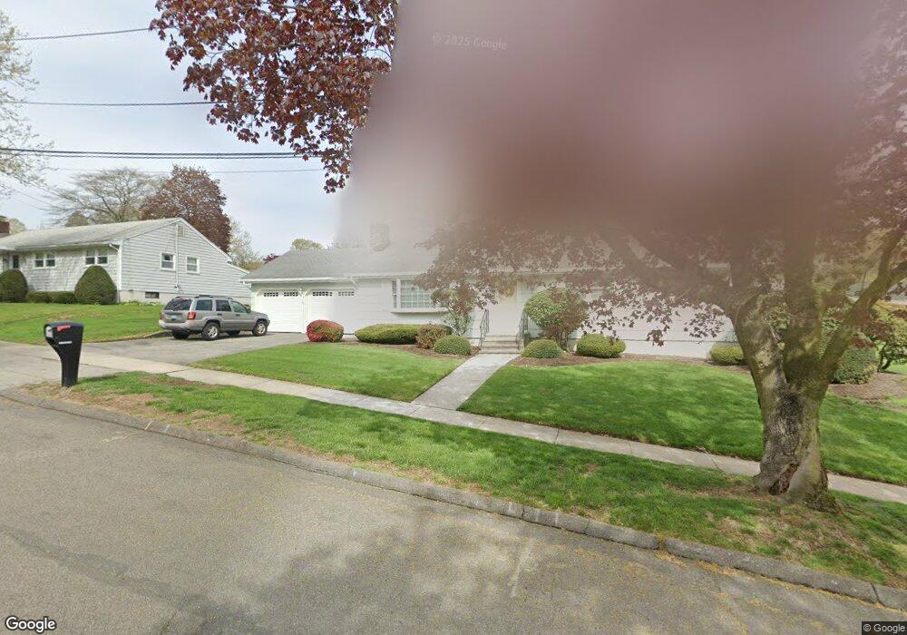 40 Hitching Post Ln, Stratford, CT 06614 - photo 1