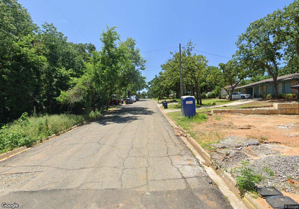 3951 Oak Dr, Denison, TX 75020 - photo 1