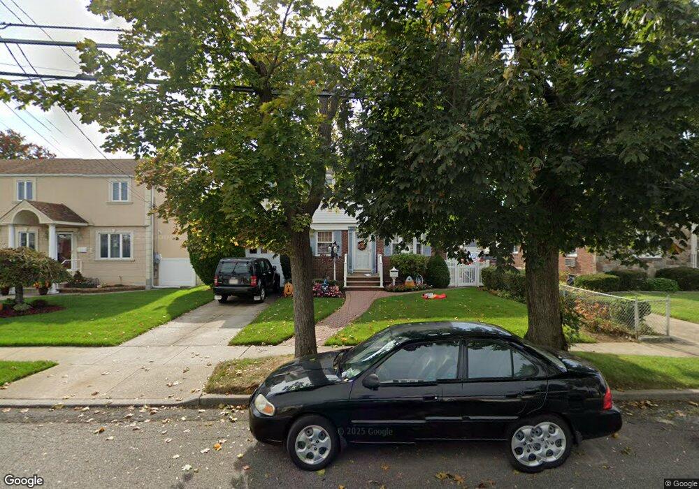 1011 Hancock Ave, Franklin Square, NY 11010 - photo 1