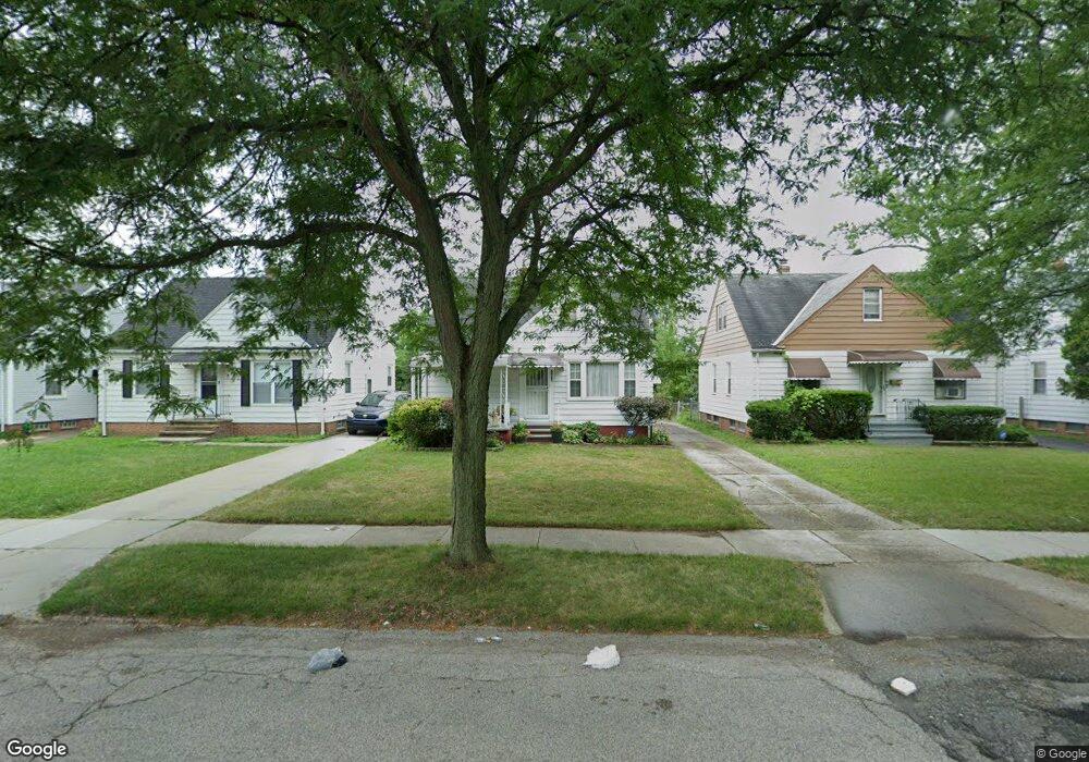 20908 Raymond St, Maple Heights, OH 44137 - photo 1