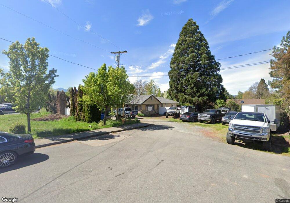 1331 Redwood Cir, Grants Pass, OR 97527 - photo 1