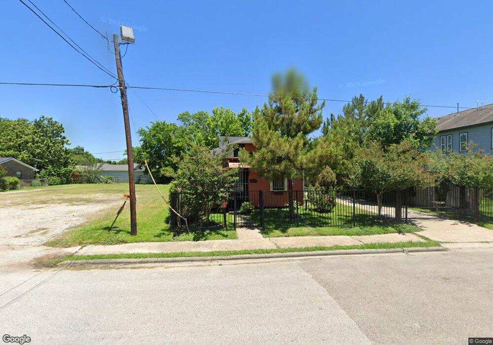 315 E 33rd St, Houston, TX 77018 - photo 1