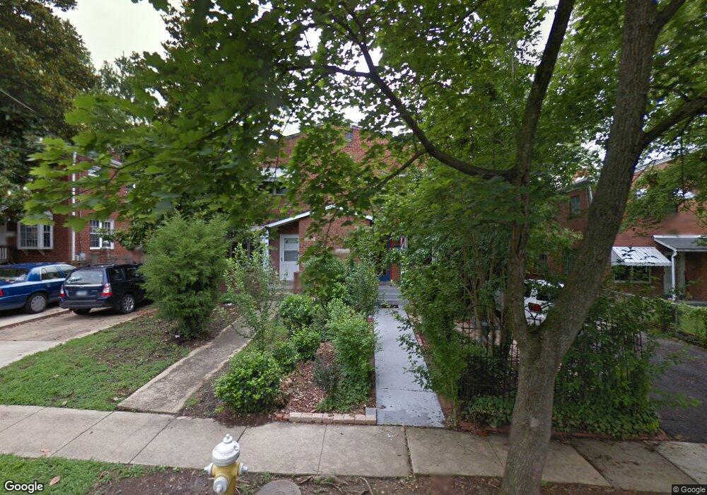 127 E Taylor Run Pkwy, Alexandria, VA 22314 - photo 1