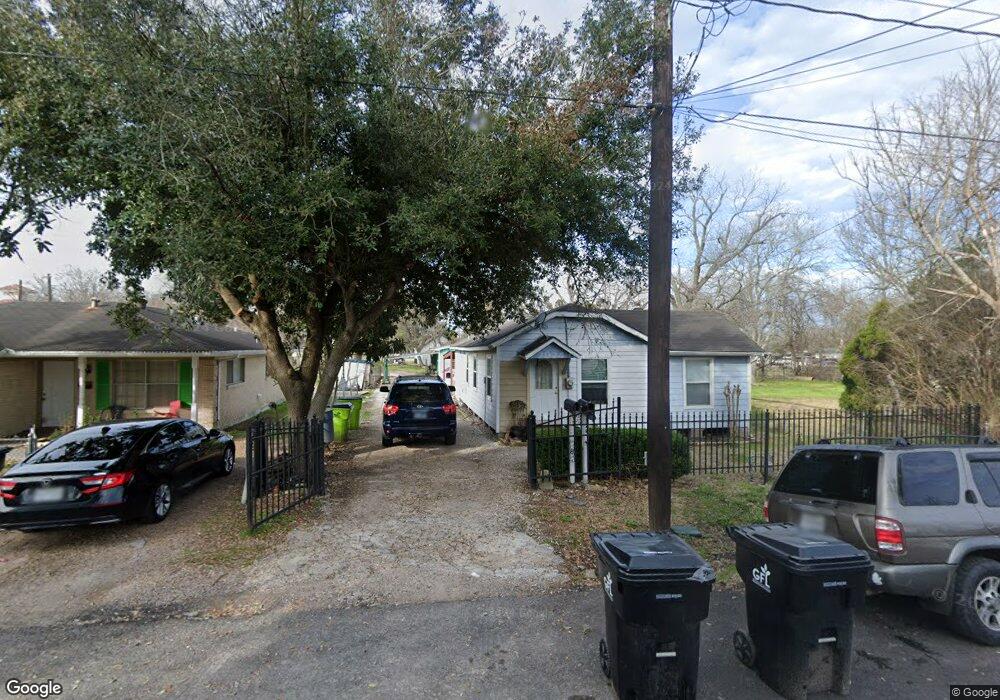 332 1st St, Rosenberg, TX 77471 - photo 1