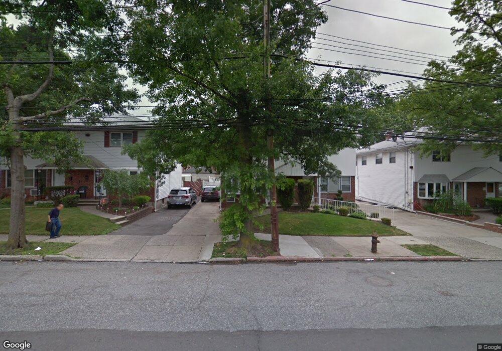 5742 Little Neck Pkwy, Little Neck, NY 11362 - photo 1