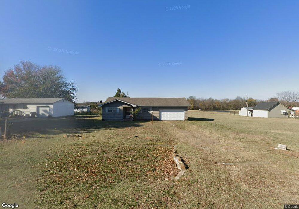 1211 N 8th St, Henryetta, OK 74437 - photo 1