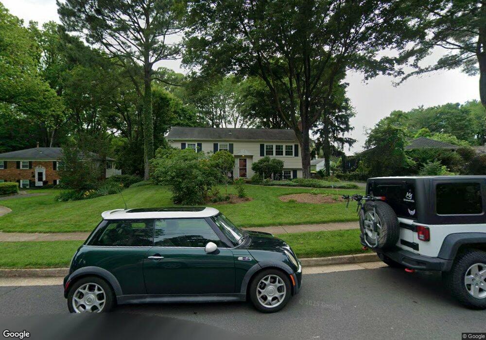 4306 Hollowview Ct, Fairfax, VA 22032 - photo 1