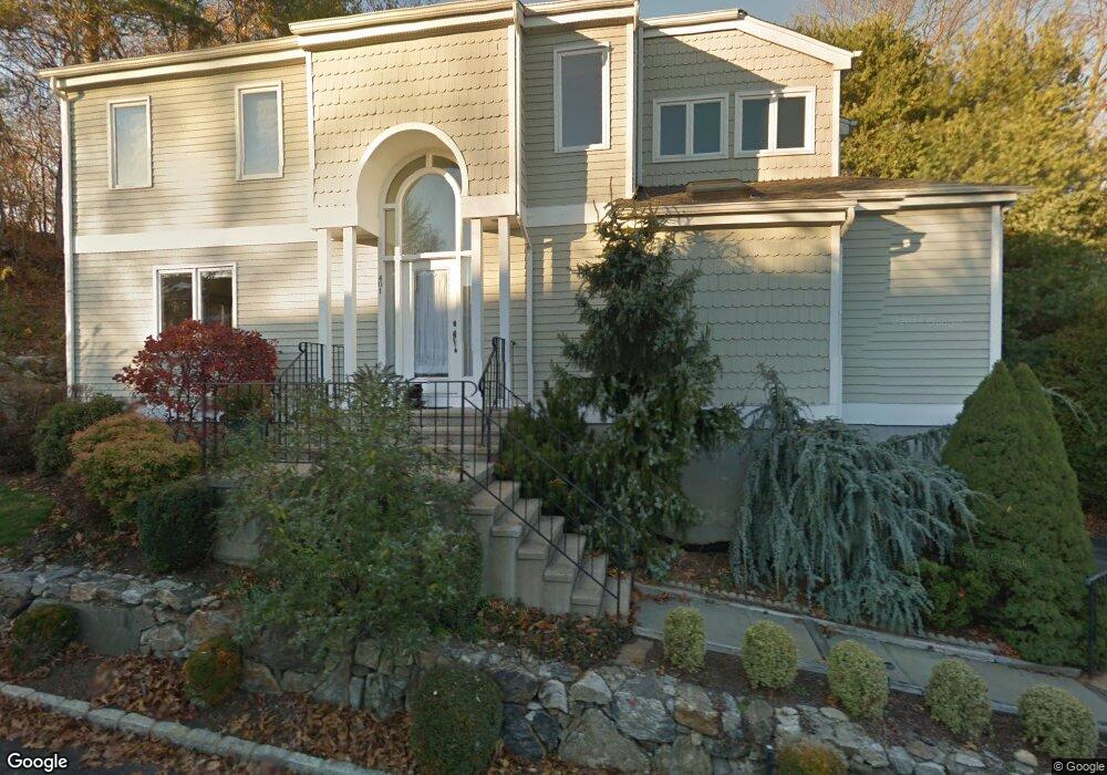 401 Silver Creek Ln, Norwalk, CT 06850 - photo 1