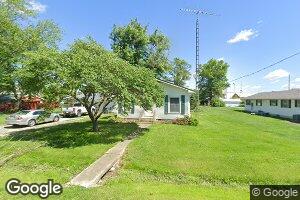 207 E 4th St, Saint Peter, IL 62880