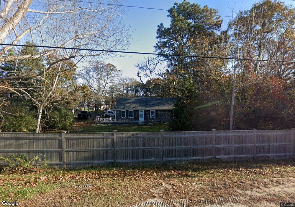 529 Edgartown-Vineyard Haven Rd, Edgartown, MA 02539 - photo 1