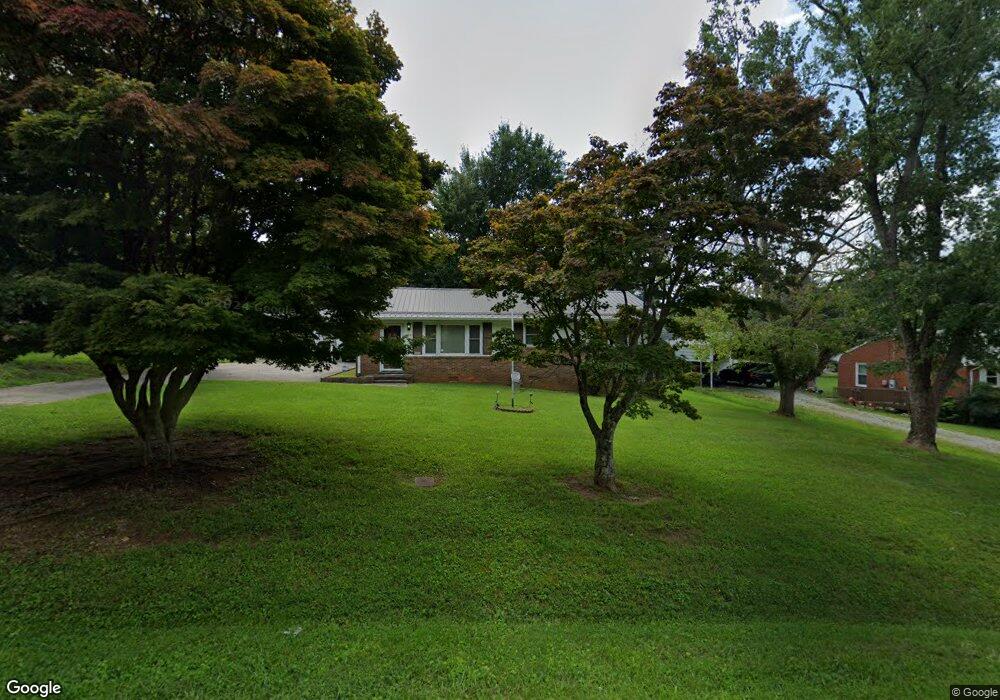 1613 2nd St, Victoria, VA 23974 - photo 1