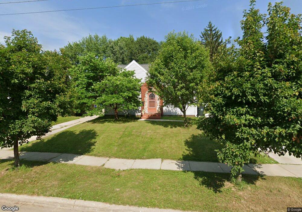 1016 26th St SE, Cedar Rapids, IA 52403 - photo 1