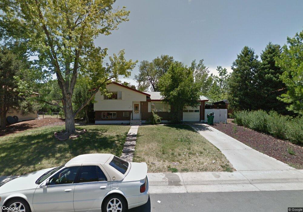 987 Elkhart St, Aurora, CO 80011 - photo 1