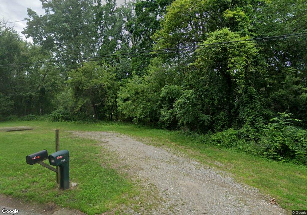 3918 Maple Blvd, West Bloomfield, MI 48323 - photo 1