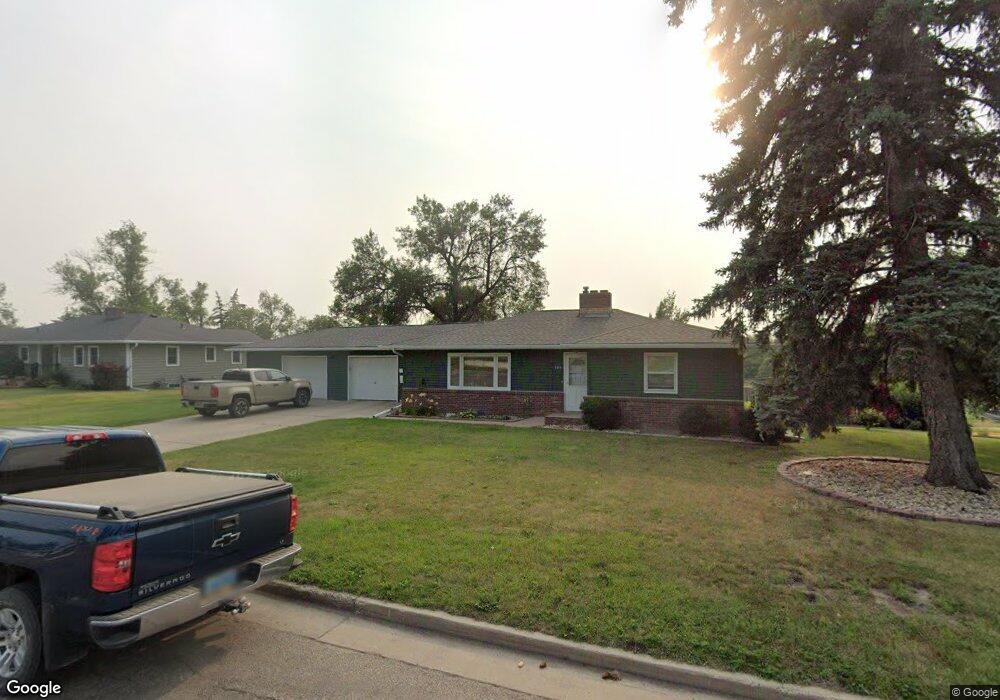 309 10th Ave NE, Jamestown, ND 58401 - photo 1