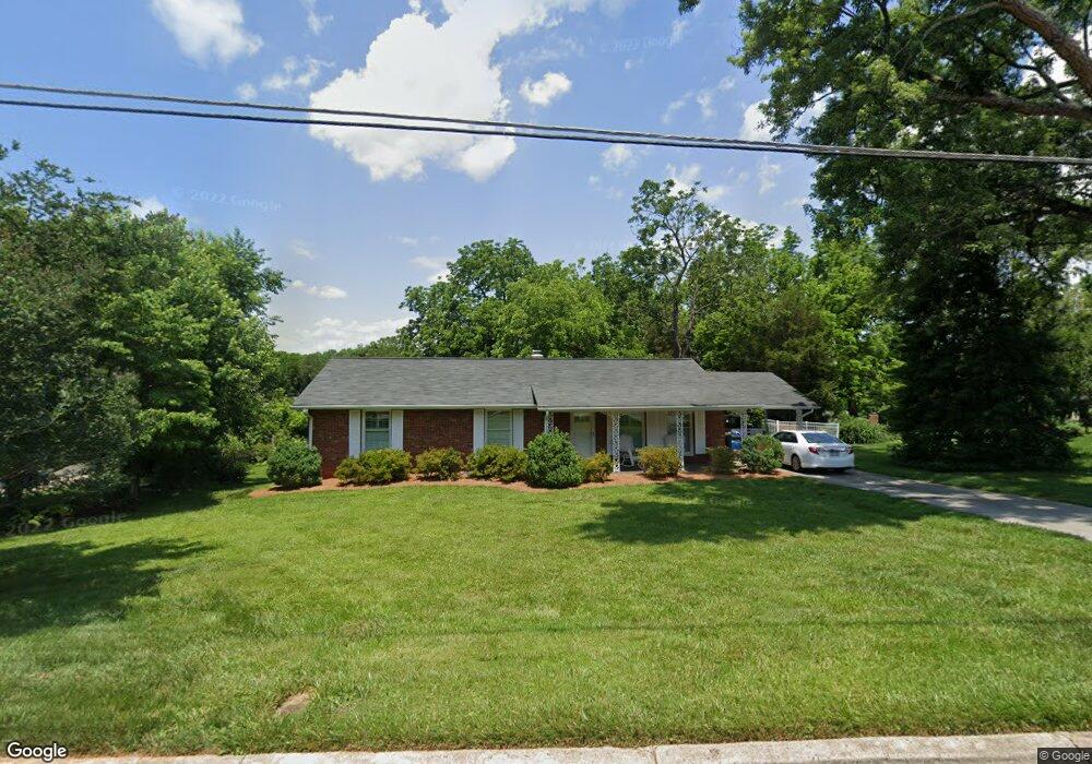 719 Oakdale Dr, Statesville, NC 28677 - photo 1