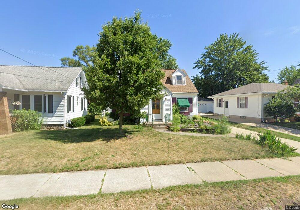 917 Graceland St NE, Grand Rapids, MI 49505 - photo 1