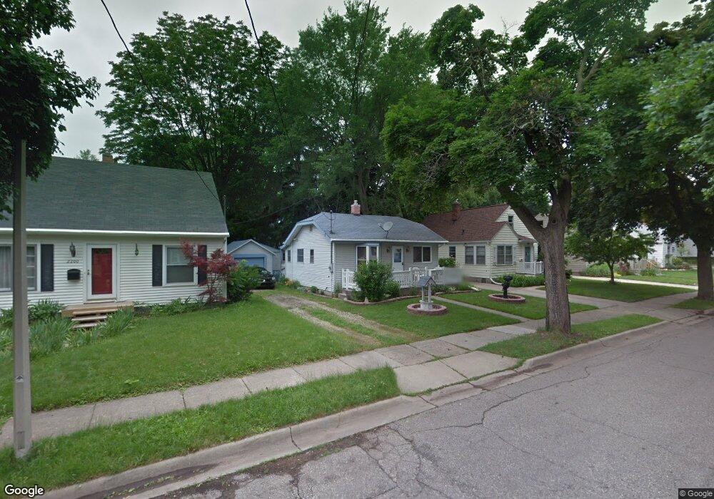 2112 Sunnyside Ave, Lansing, MI 48910 - photo 1