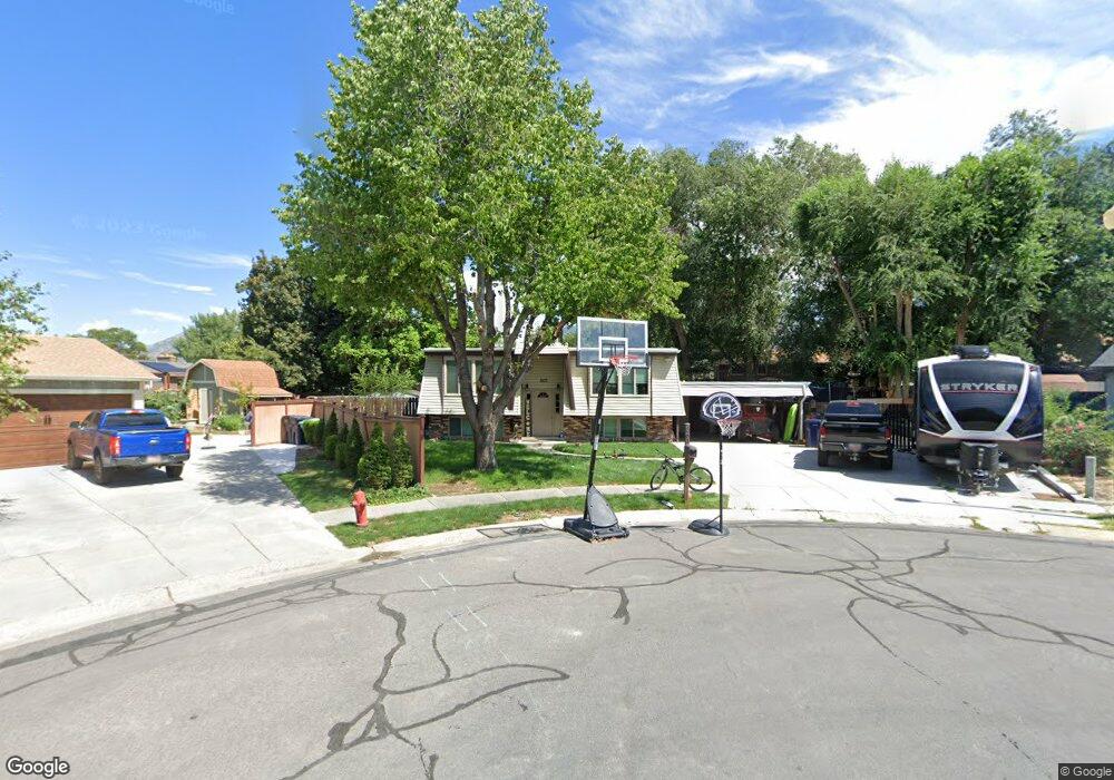 863 E Chariot Cir, Sandy, UT 84094 - photo 1