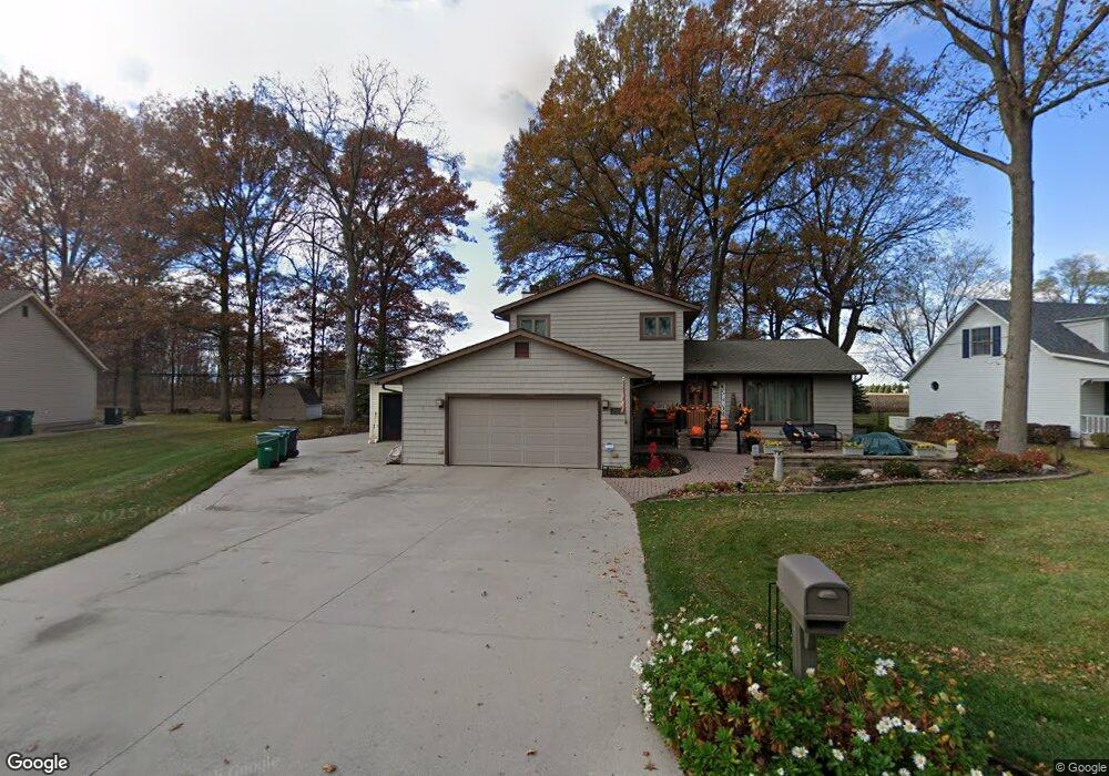 2571 Debbie Dr, Lima, OH 45807 - photo 1