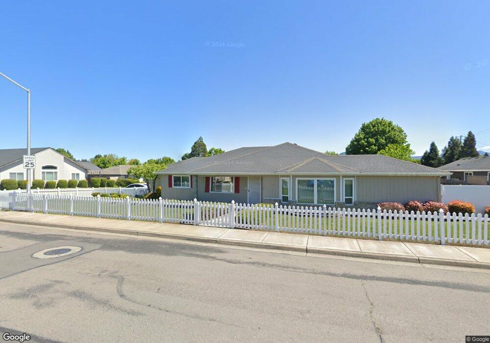 1360 Circle Wood Dr, Central Point, OR 97502 - photo 1