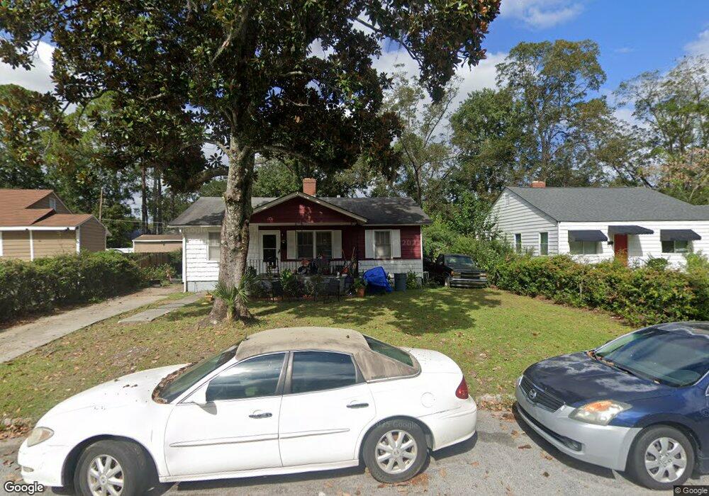 416 N Baldwin Cir, Savannah, GA 31405 - photo 1