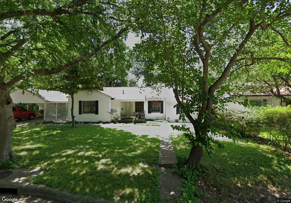 1601 N Clay St, Ennis, TX 75119 - photo 1