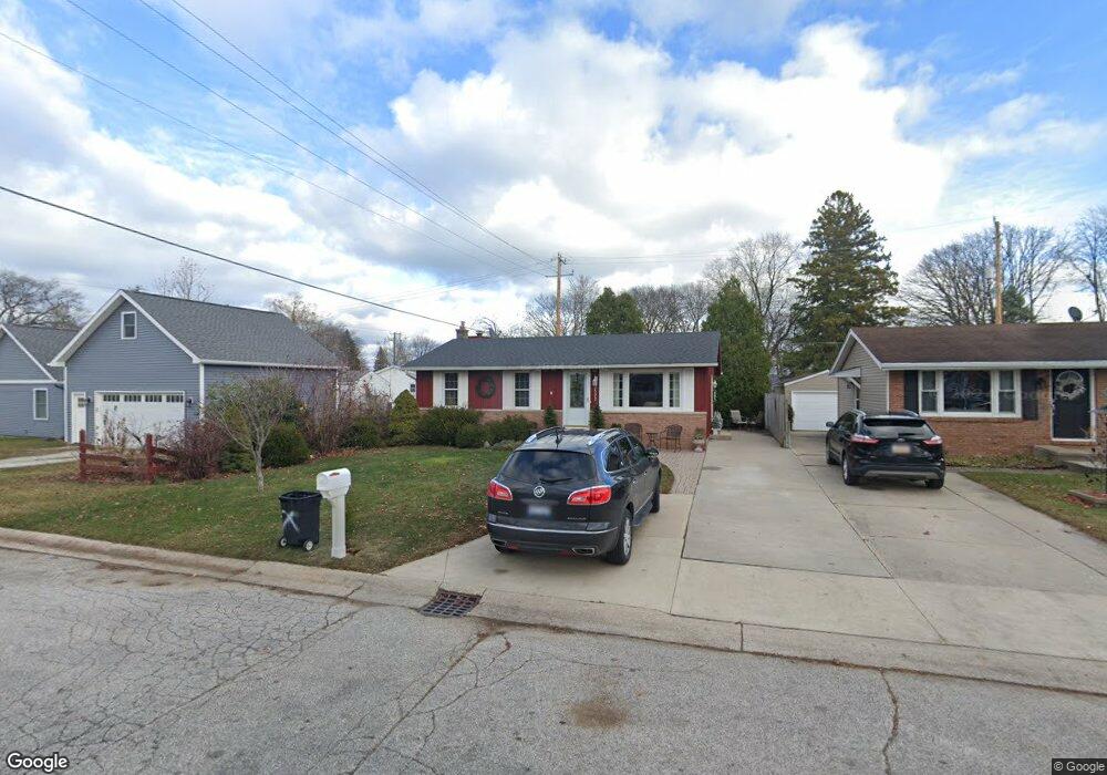 2522 17th Ave, Port Huron, MI 48060 - photo 1